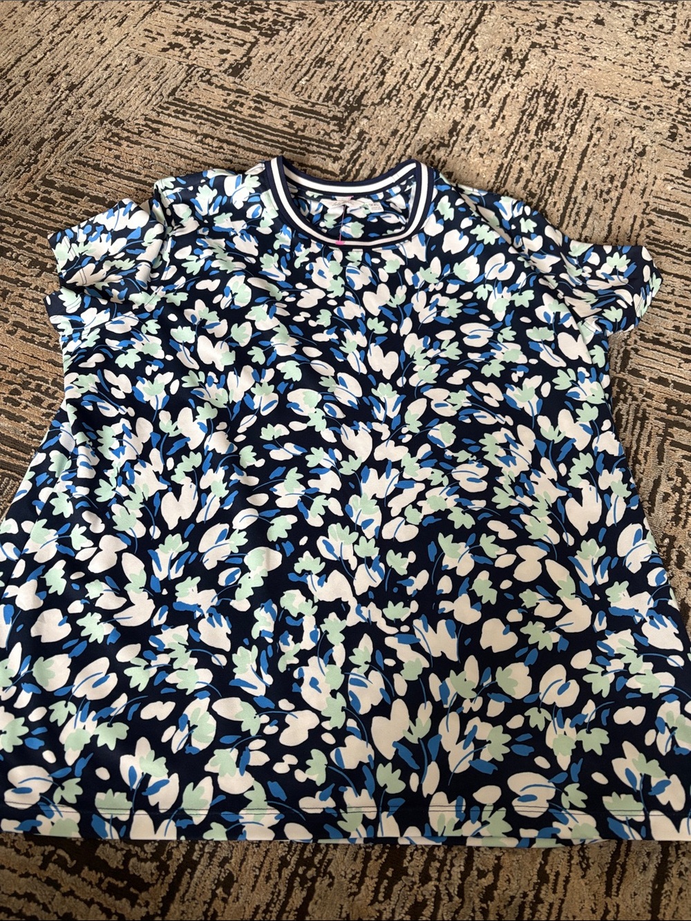 Floral Print Short Sleeve Top in Navy and White